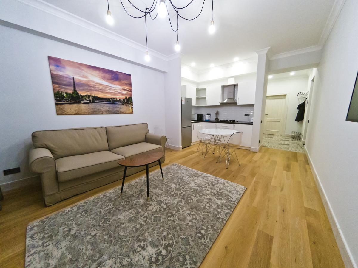 Opera Apartments Almaty Esterno foto