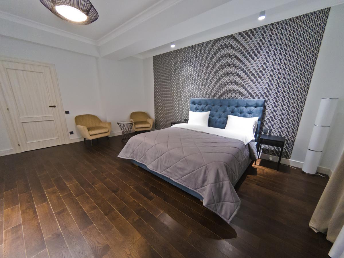 Opera Apartments Almaty Esterno foto